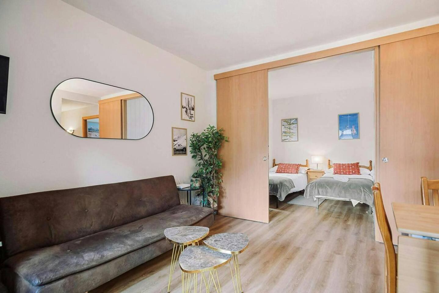 La Casita Del Arbol Apartment Sallent De Gallego Exterior photo